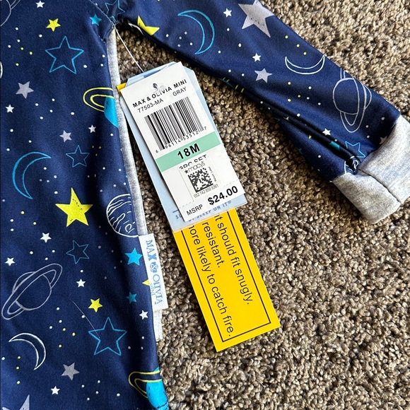 NEW! Max & Olivia Mini 3 Piece - Galaxy Printed Pajamas, Toddler Boy Size 18mons - Picture 2 of 5
